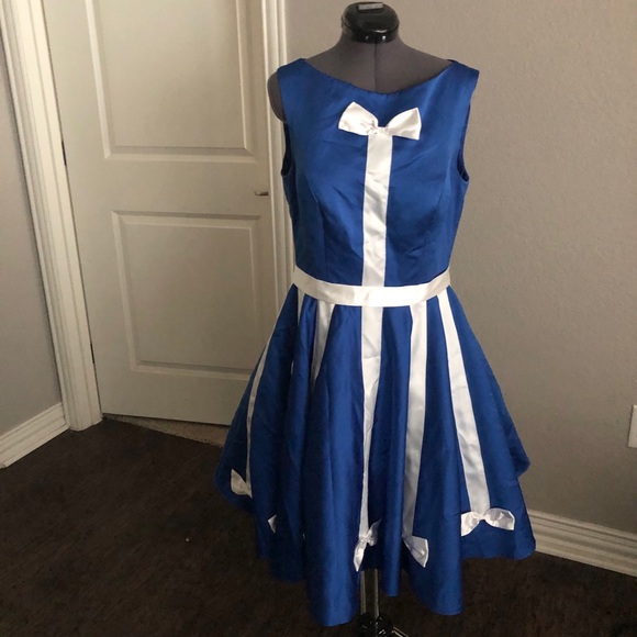 Dresses & Skirts - ❌Sold❌Cute Blue and White Bow Dress